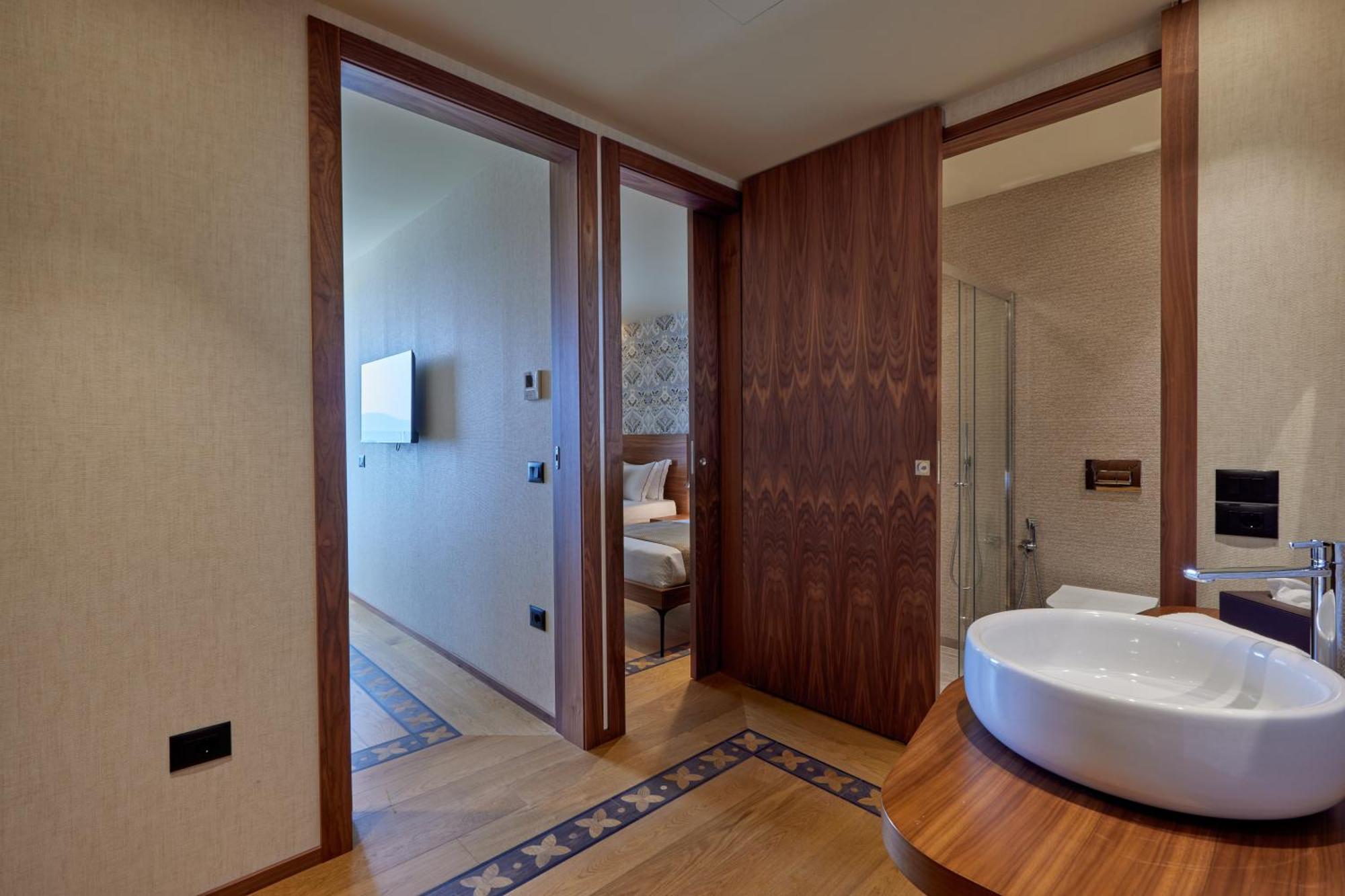 Valis Luxury Hotel Vlorë エクステリア 写真