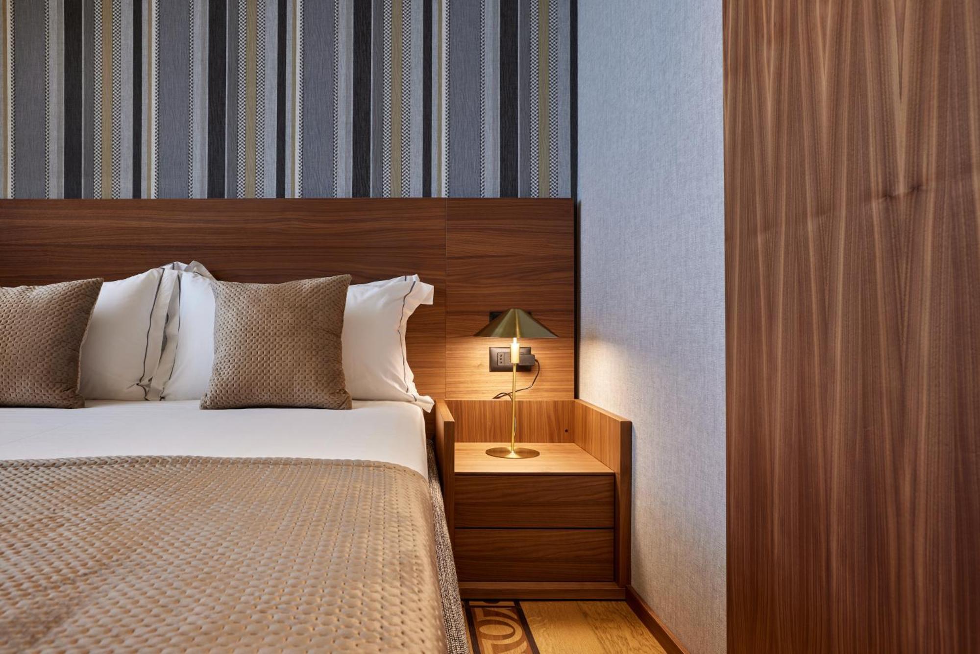 Valis Luxury Hotel Vlorë エクステリア 写真