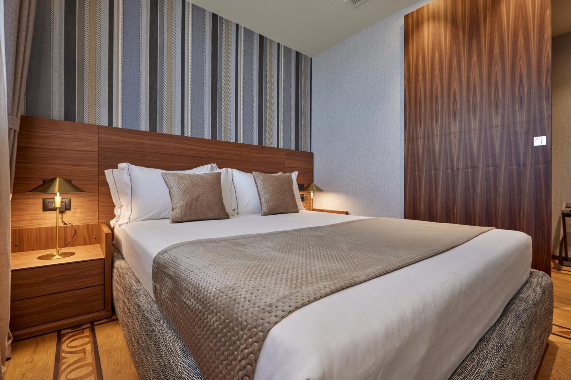 Valis Luxury Hotel Vlorë エクステリア 写真