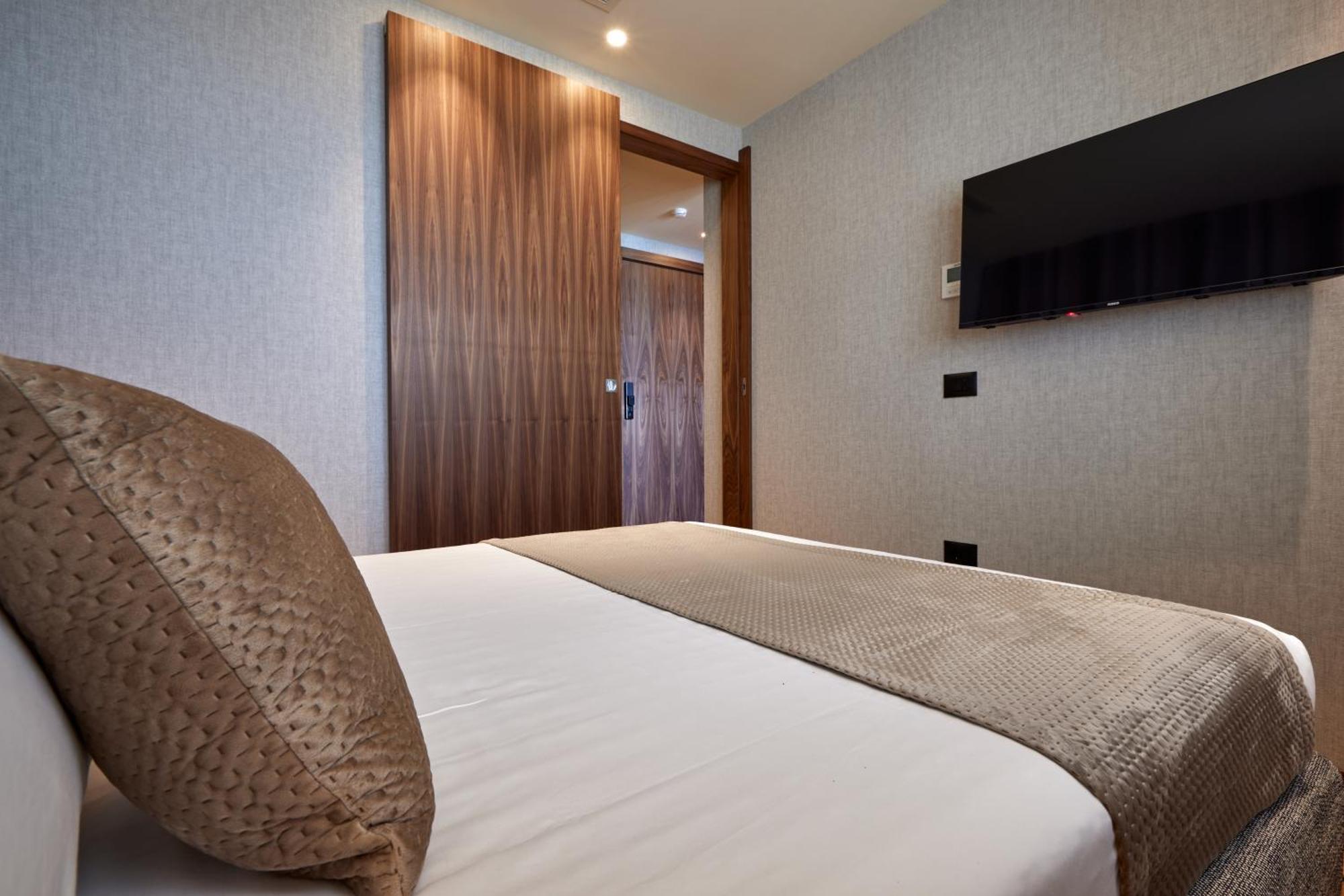 Valis Luxury Hotel Vlorë エクステリア 写真