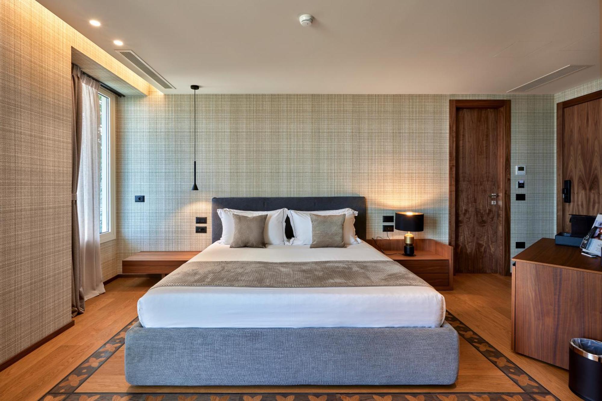 Valis Luxury Hotel Vlorë エクステリア 写真